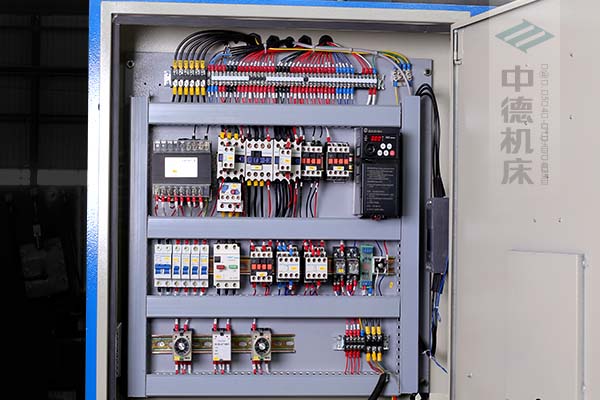 ZDS-1632采用正品電氣元件，裝有變頻驅動，控制精確，穩定耐用壽命長.jpg